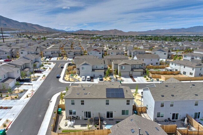 Building Photo - Terrific 4 bedroom available for rent - Al...
