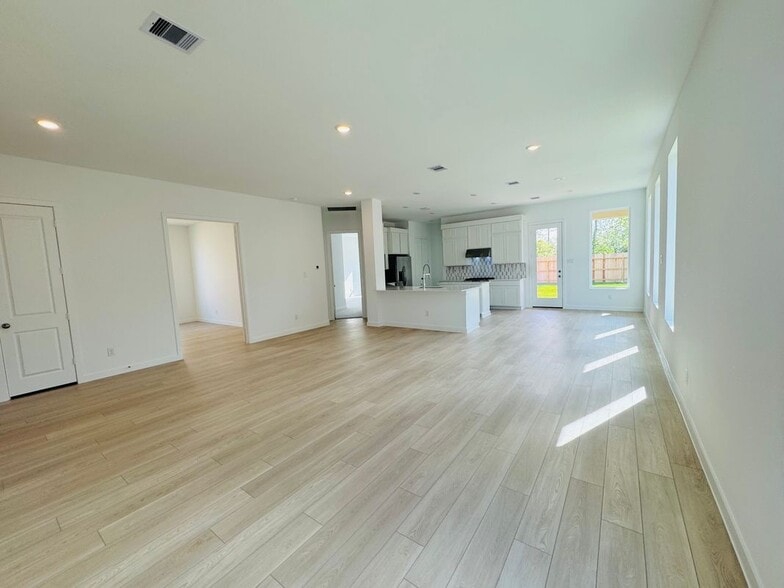 Building Photo - 4227 Eagle Pass Dr