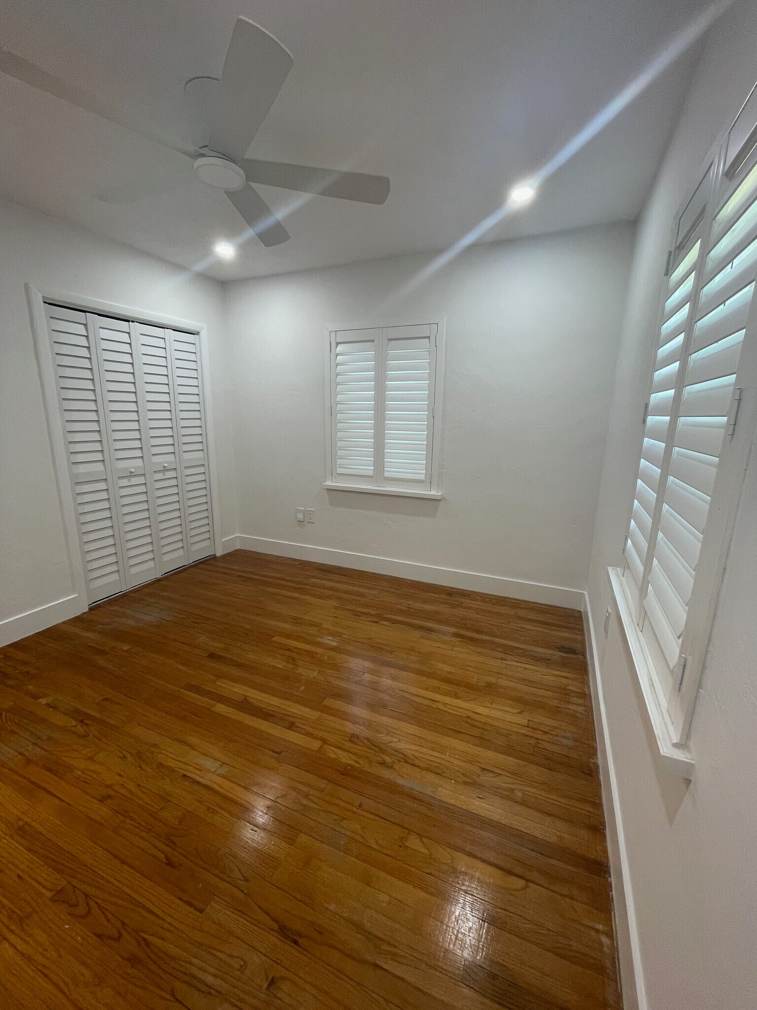 Building Photo - 2510 SW 27th St