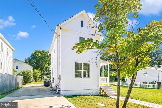Primary Photo - 419 Reading Ave