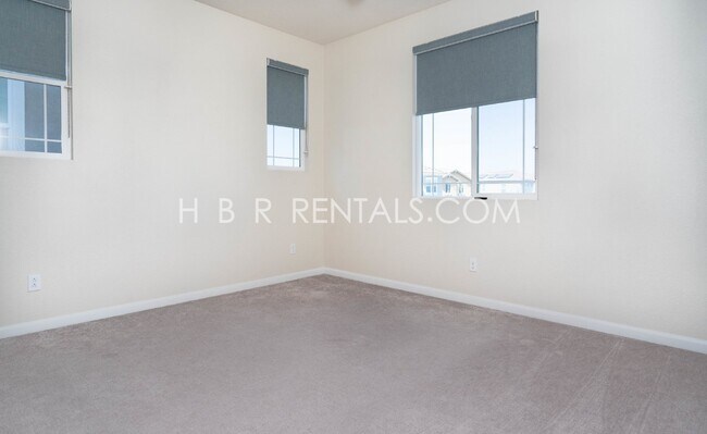 Building Photo - 312 E Liverno Ave