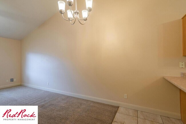Building Photo - Pet Friendly 2 Bedroom 2 Bathroom Condo.