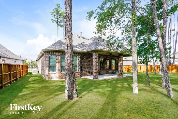 Building Photo - 5003 Wooded Lake Dr