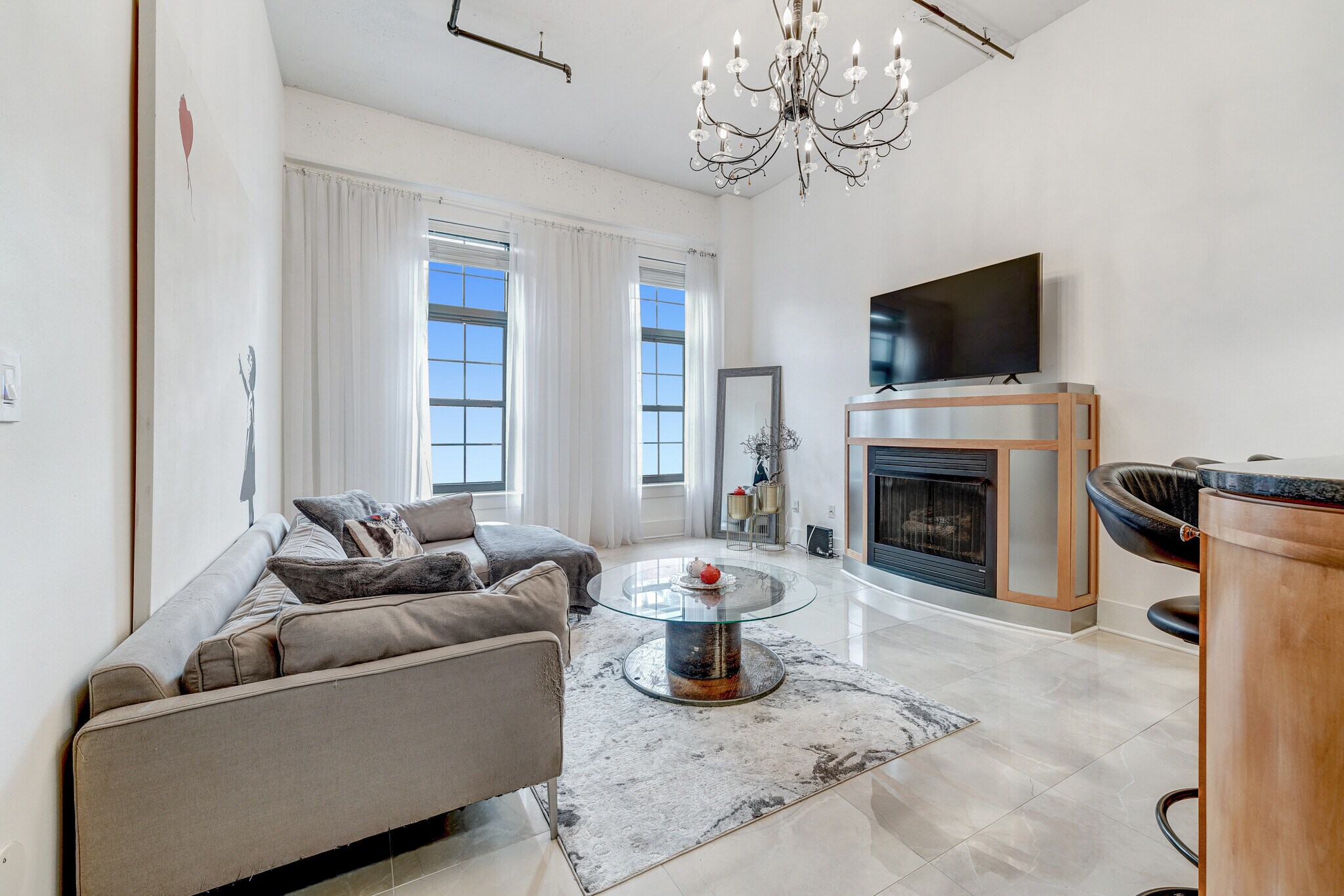 Lots of entertaining space!! - 2328 Champlain St NW