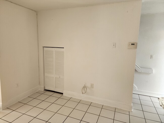 Building Photo - 8561 SW 109th Ave