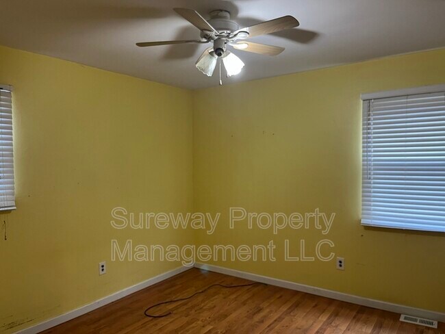 Building Photo - 534 Pardee Blvd