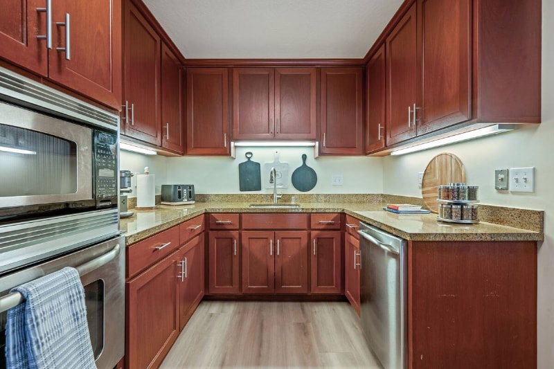 Building Photo - 140 Sand Hill Cir