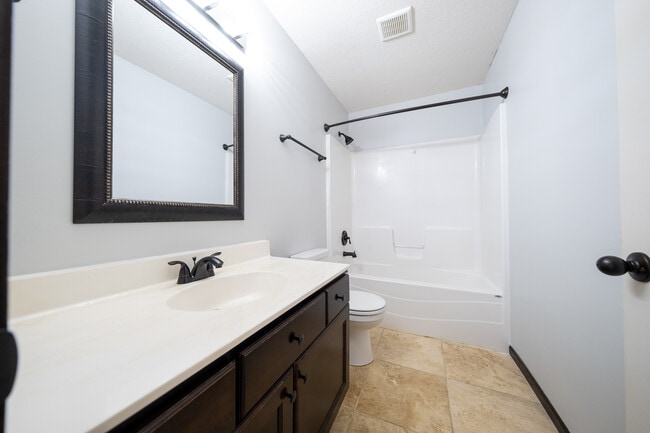 Building Photo - 2638 Vierling Dr E