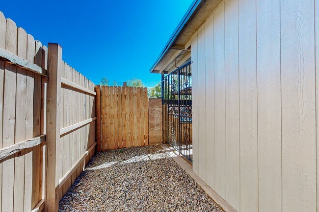 Building Photo - North Valley Casita 2 Bedroom 1 Bath