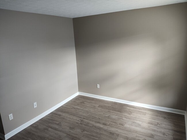 Building Photo - Beautifully maintained 4-bedroom, 2.5-bath over 2,200 sqft with a 2 car garage!