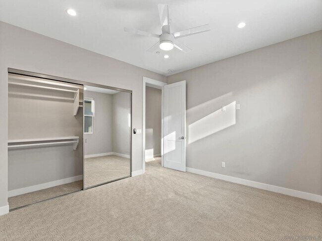 Building Photo - 2954 Copley Ave