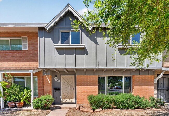 Building Photo - 8548 E McDonald Dr