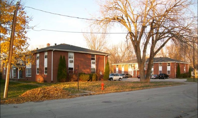Primary Photo - 2025-2035 Eastman Ave