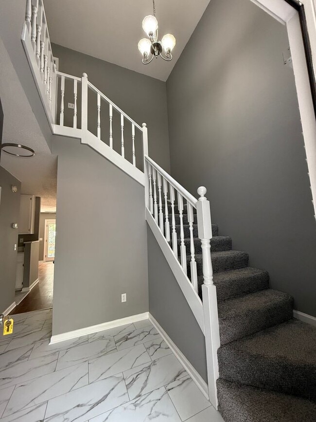 Building Photo - 92 Woodfield Pl