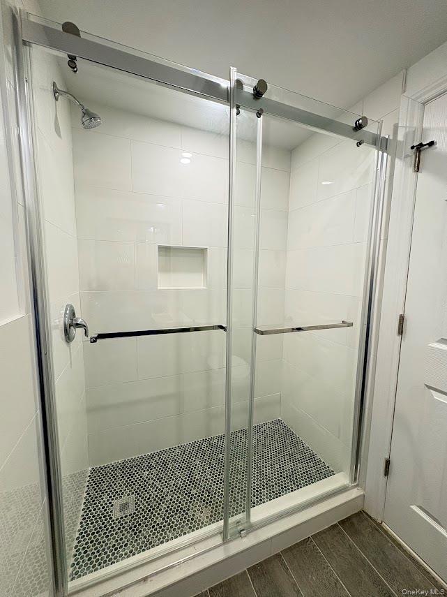 Building Photo - 69-16 Almeda Ave