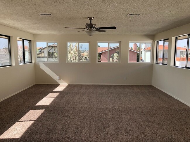 Building Photo - Spring Valley Lake Home