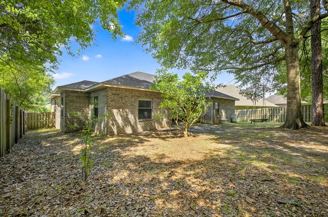 Building Photo - 603 Red Fern Rd