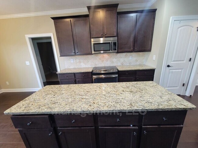 Building Photo - 841 Herrington Dr