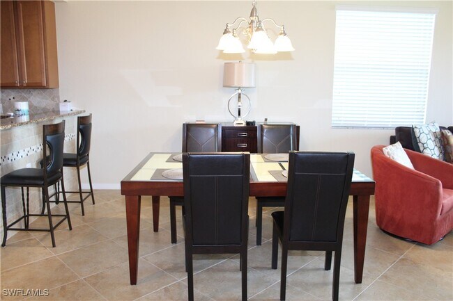 Building Photo - 9735 Acqua Ct