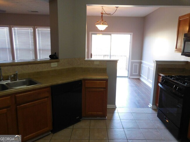 Building Photo - 566 Pond Lillies Rd SE