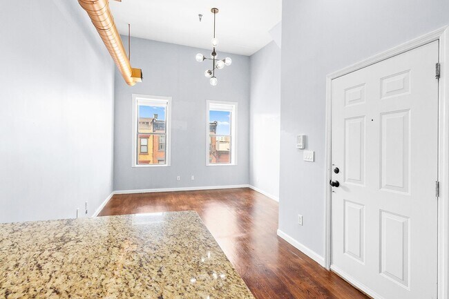 Building Photo - 129 Willow Ave