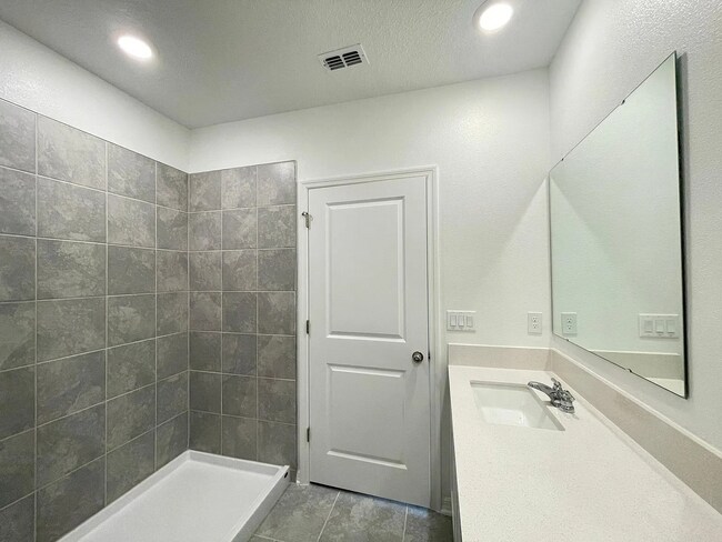 Building Photo - 3931 Willowbrook Dr, Edgewater, FL 32141