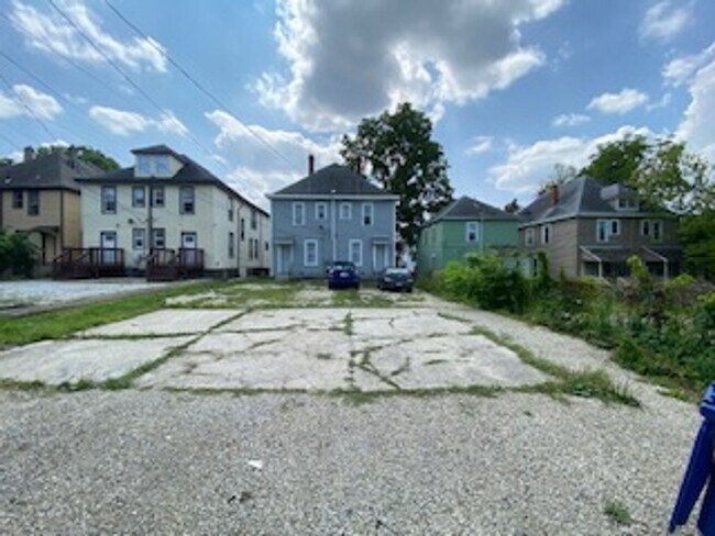 Building Photo - 92 W Maynard Ave
