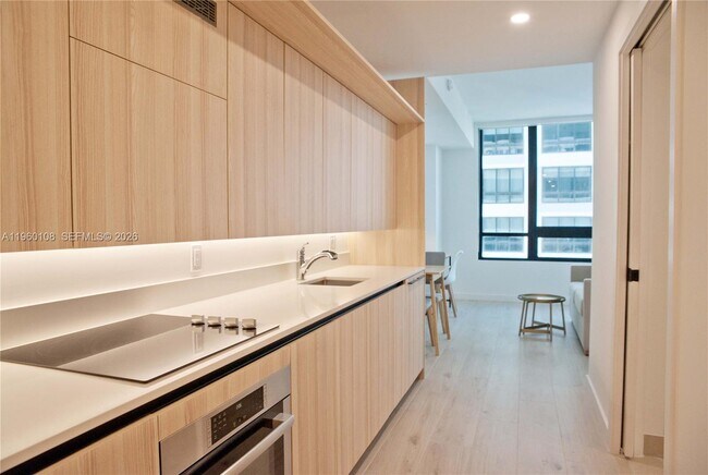 Building Photo - 225 N Miami Ave