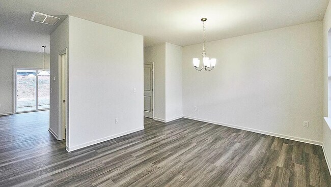 Building Photo - Room in Single Family Home on N Great White Way