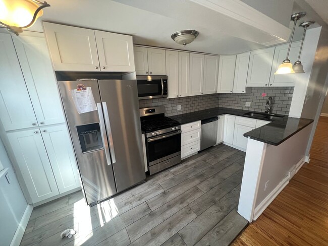 Building Photo - Charming Modern 3 Bedroom w/ Washer & Dryer & Optional 4th Bedroom in Basement | Overbrook