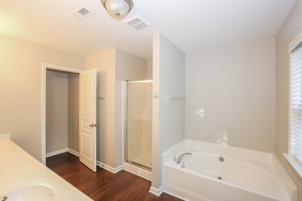 Building Photo - 15513 Crossing Gate Dr