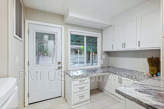 Building Photo - 437 Riverfront Dr