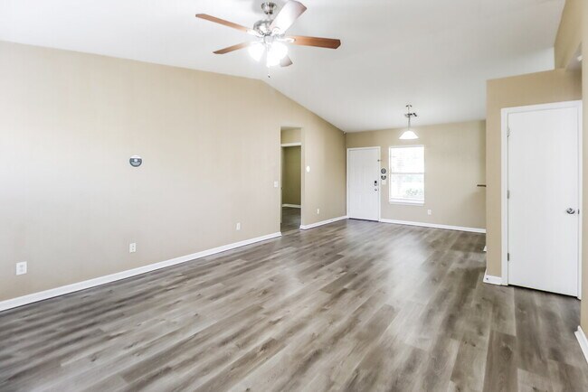 Building Photo - 10428 Bradford Way