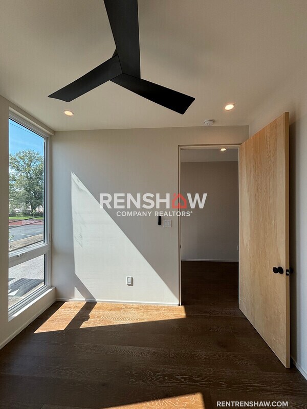 Building Photo - 38 Angelus St