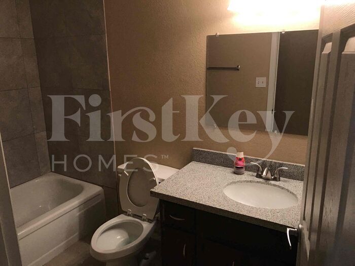 Building Photo - 6025 W Evans Dr