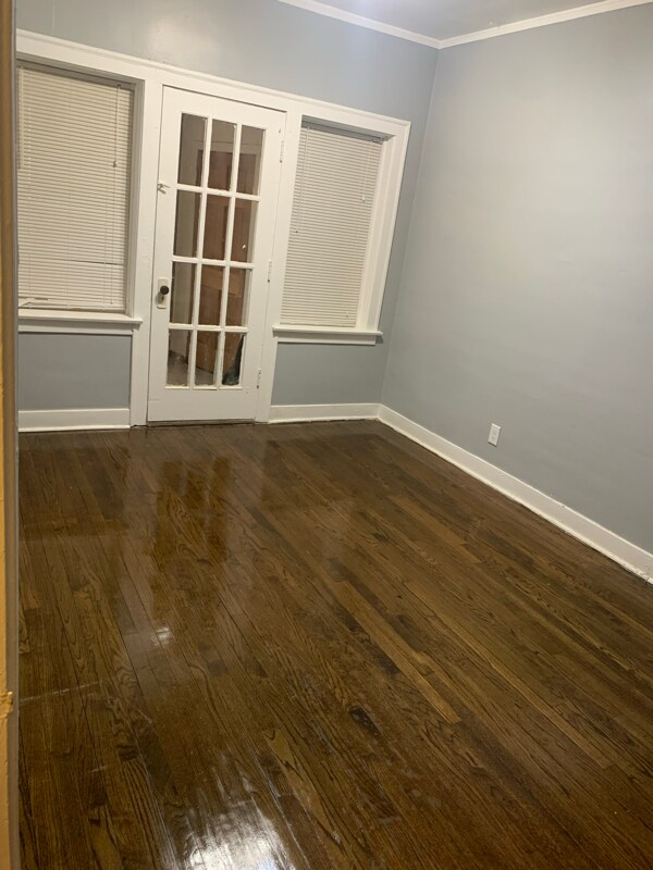 Building Photo - 8433 S Green St