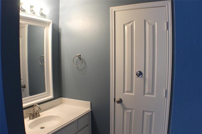 Building Photo - 1718 Heddon Falls Dr