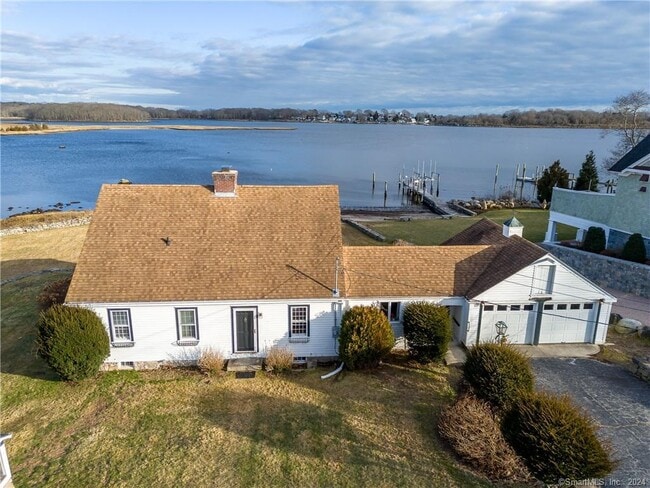 Building Photo - 191 Masons Island Rd