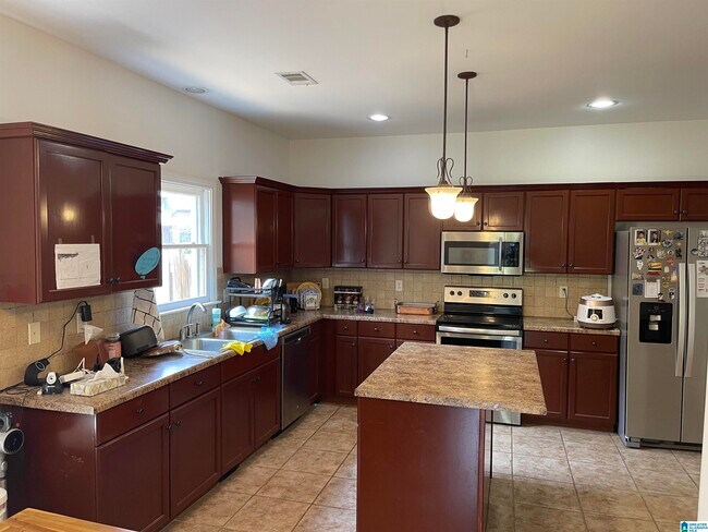 Building Photo - 2420 Abbeyglen Pl