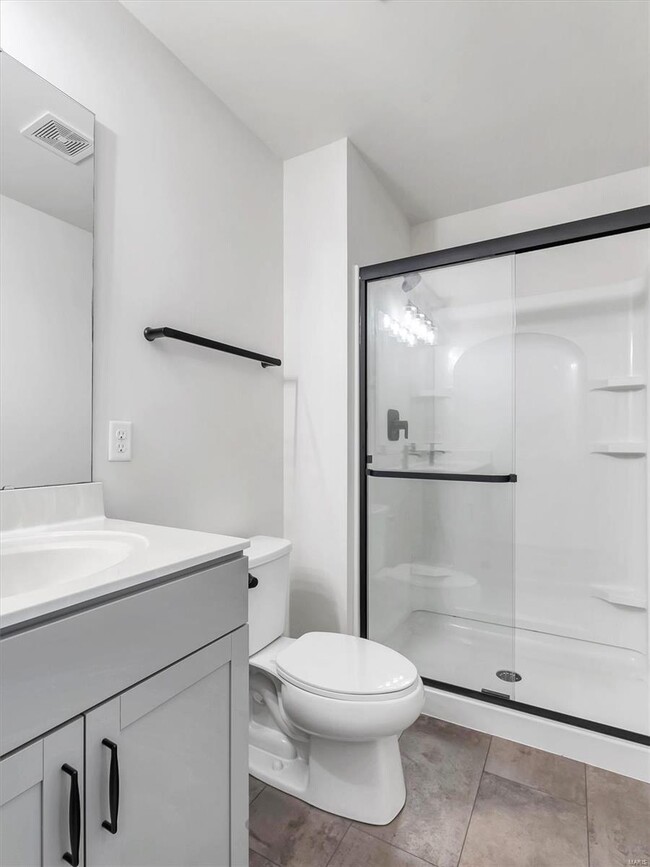 Building Photo - 1631 Ridgefield Blf Ct