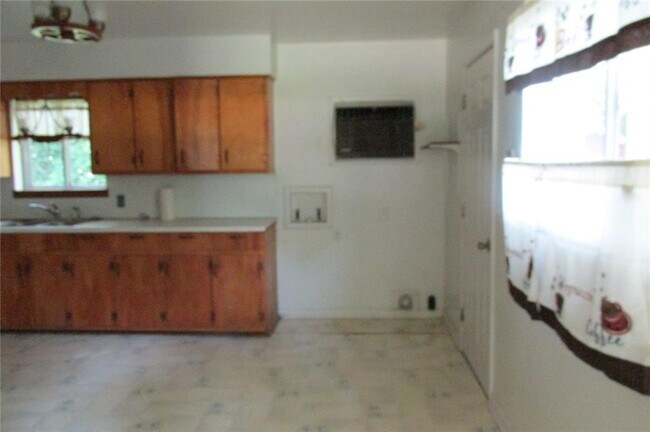 Building Photo - 301 El Paso St SW