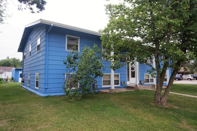 Building Photo - West View Apts