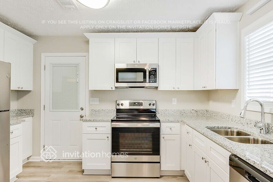 Building Photo - 1430 Rose Pointe Dr