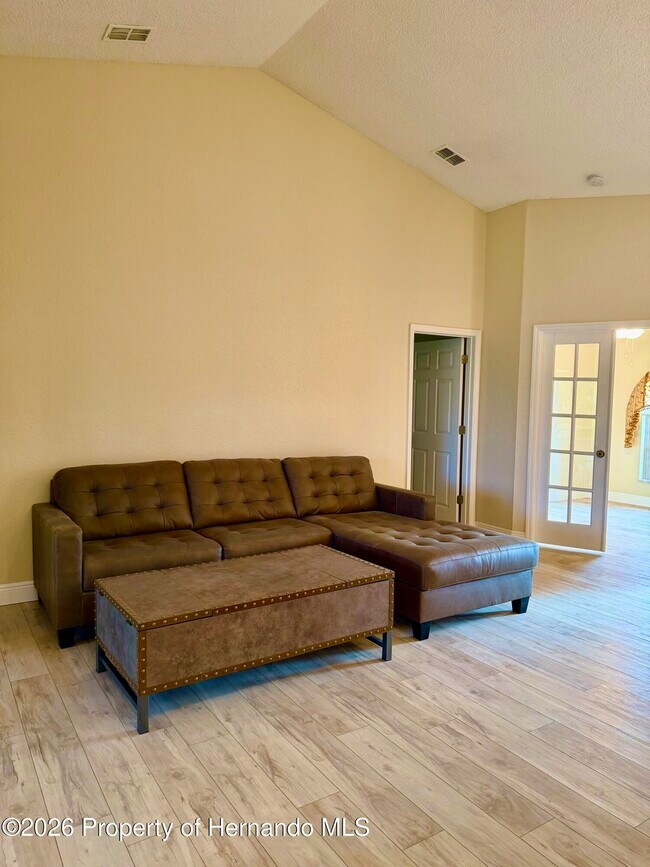 Building Photo - 9448 Tooke Shore Dr