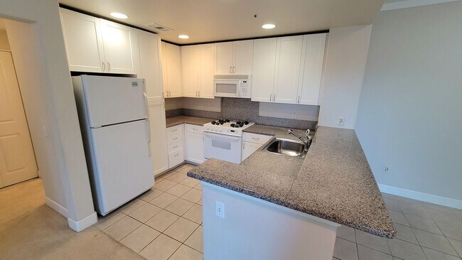 Building Photo - Epic REA - Great 1 BR/1 BA Condo w/Parking in Montebello Community of Cupertino