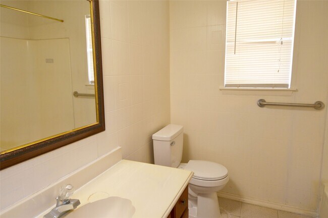 Building Photo - 6219 Gladewell Dr