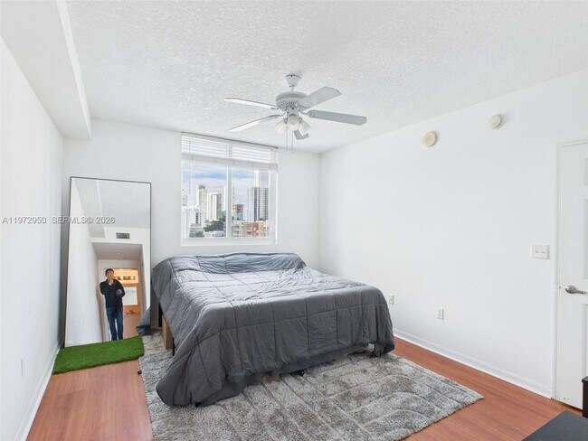 Building Photo - 275 NE 18th St