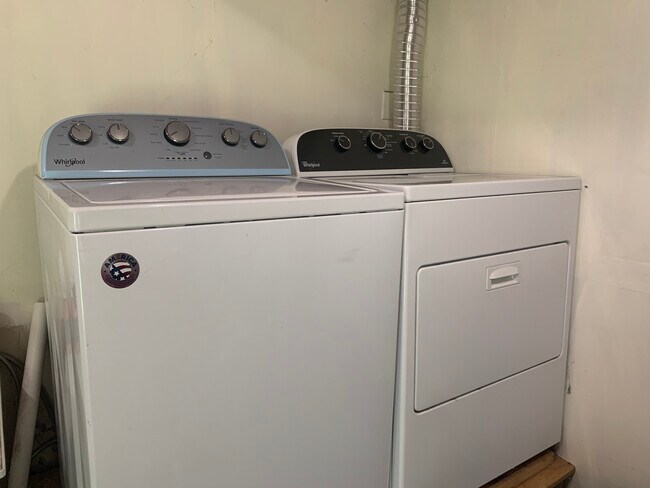 Washer/Dryer - 59 Brook St