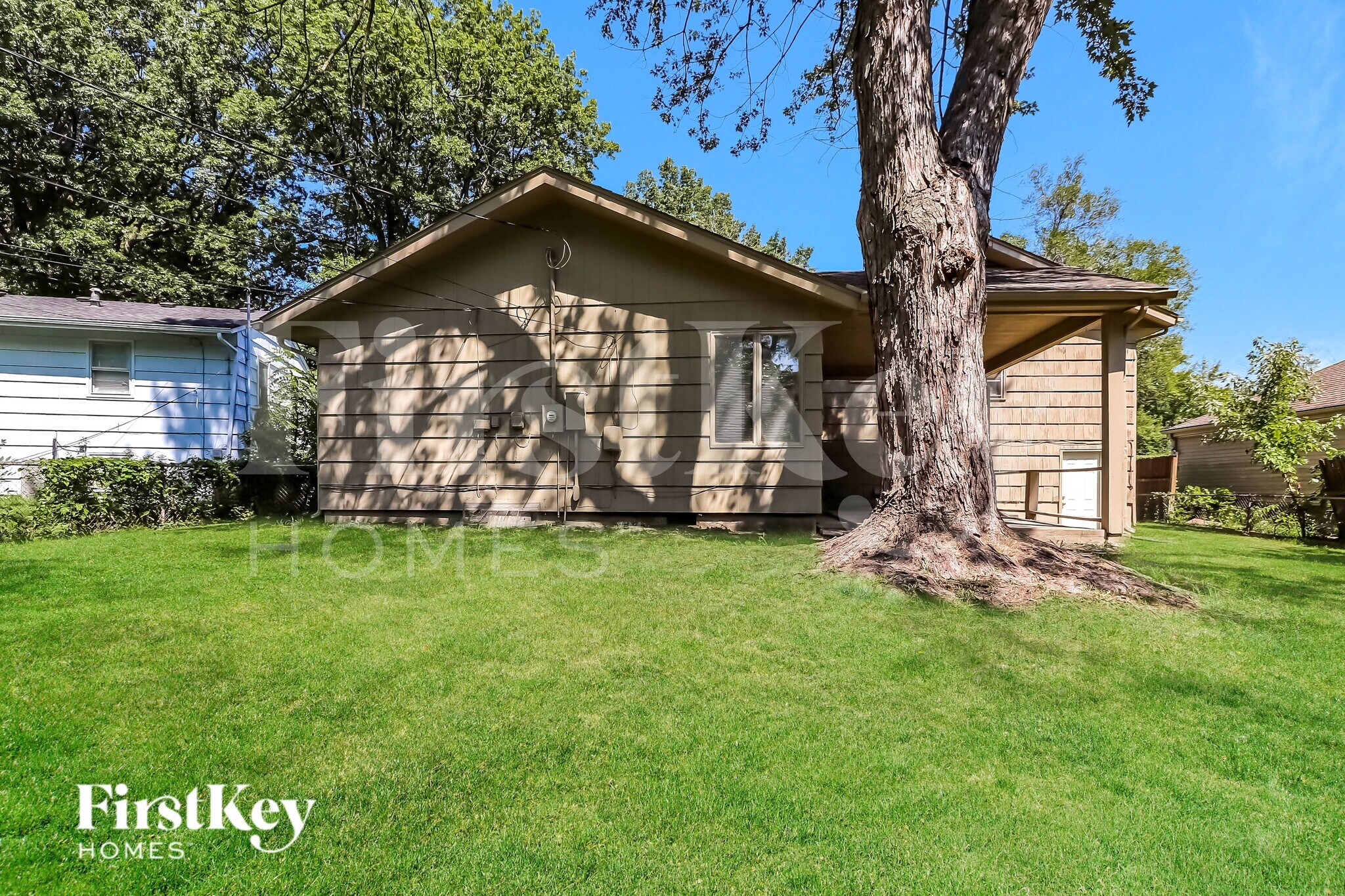 Building Photo - 607 NE Short St