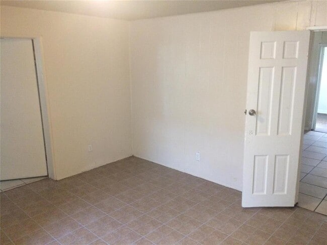 Building Photo - 935 M.L.K. Blvd S